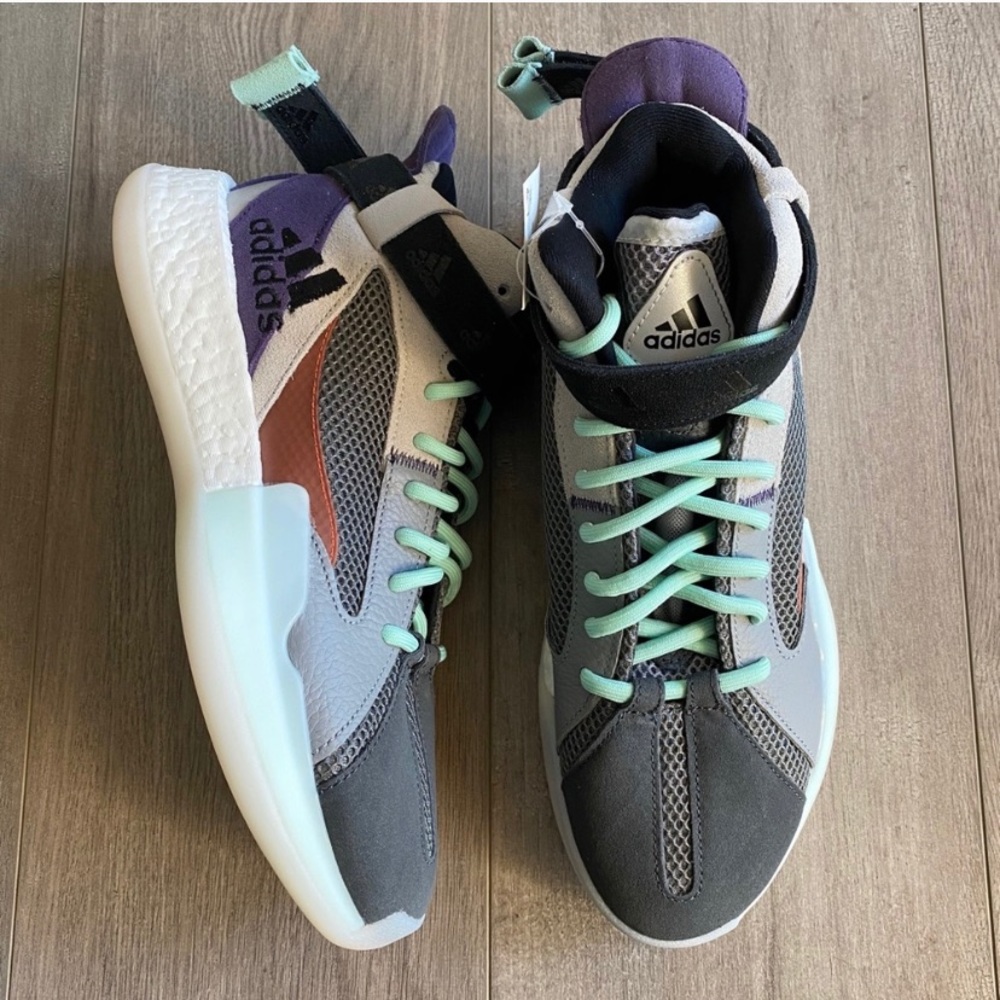 Adidas - Picture 4 of 5